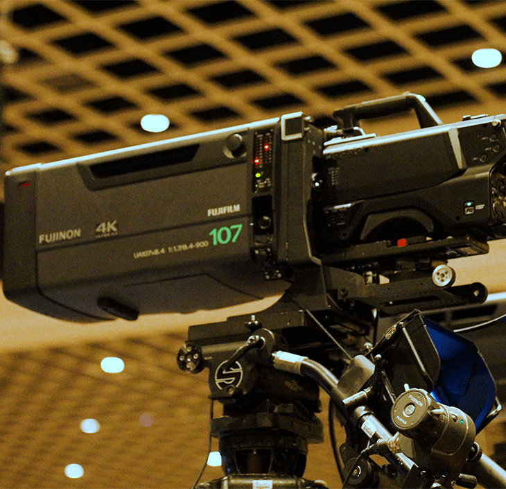 Sony HDC 3200 camera with Fuji 107x 4K lense A Sony HDC 3200 camera with Fuji 107x 4K lense, used to produce live event footage.