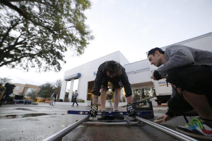 laying-track-for-dolly-shot-2-700x467 commercial shoot, guide