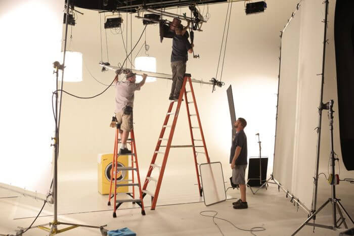 production-lighting-and-grip-in-action-700x467 production lighting and grip in action 700x467 1