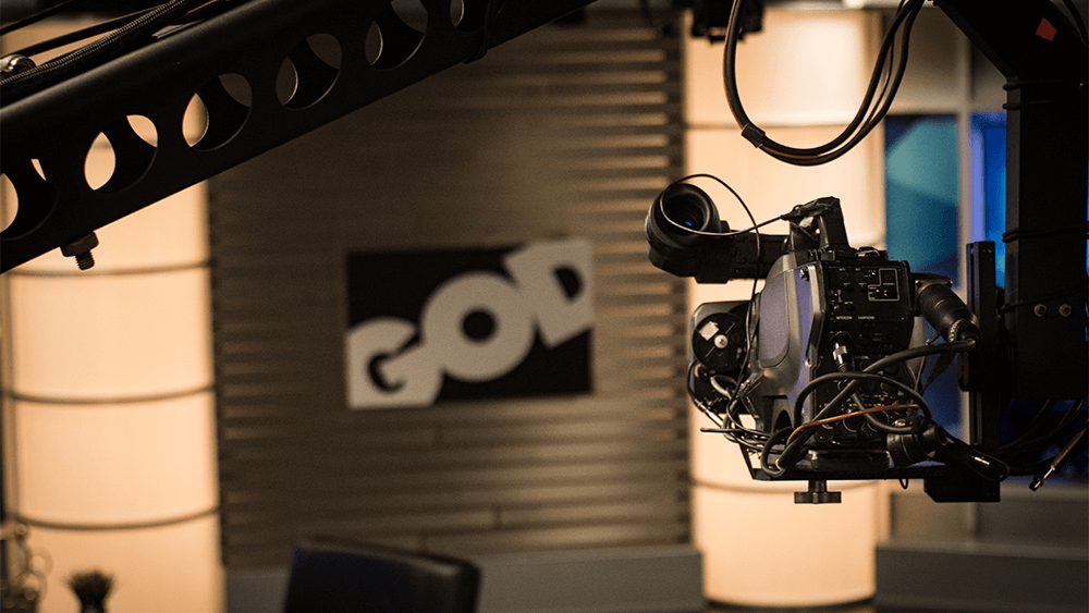 Broadcast vs Live Streaming: Which One Does Your Event Really Need?